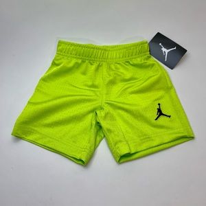Nike air jordan kids baby  size 2T basketball  Short Venom green